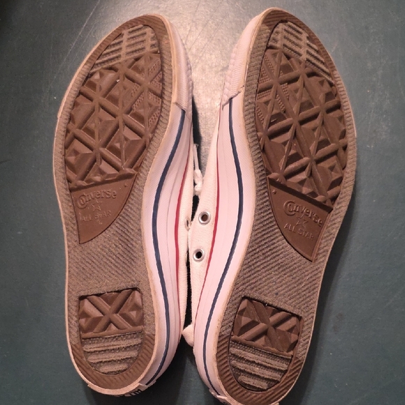 Converse - Picture 2 of 3